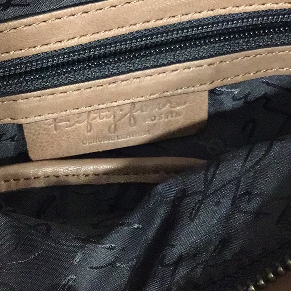 Vintage 54 soft, brown leather Fossil handbag. This bag has never been used. - Picture 6 of 9